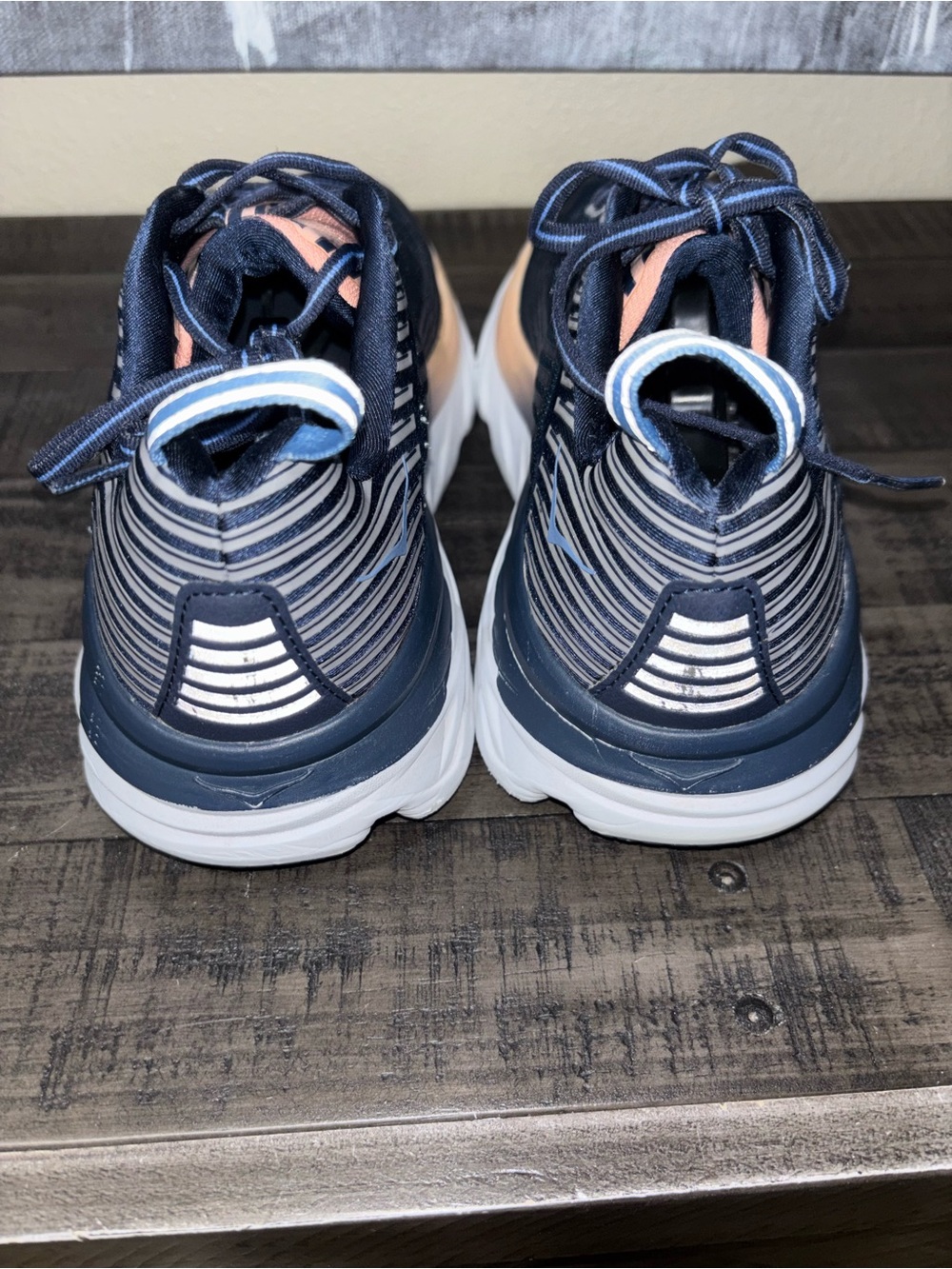 Hoka Women's Bondi 6 SZ 9.5D WIDE - Picture 10 of 10